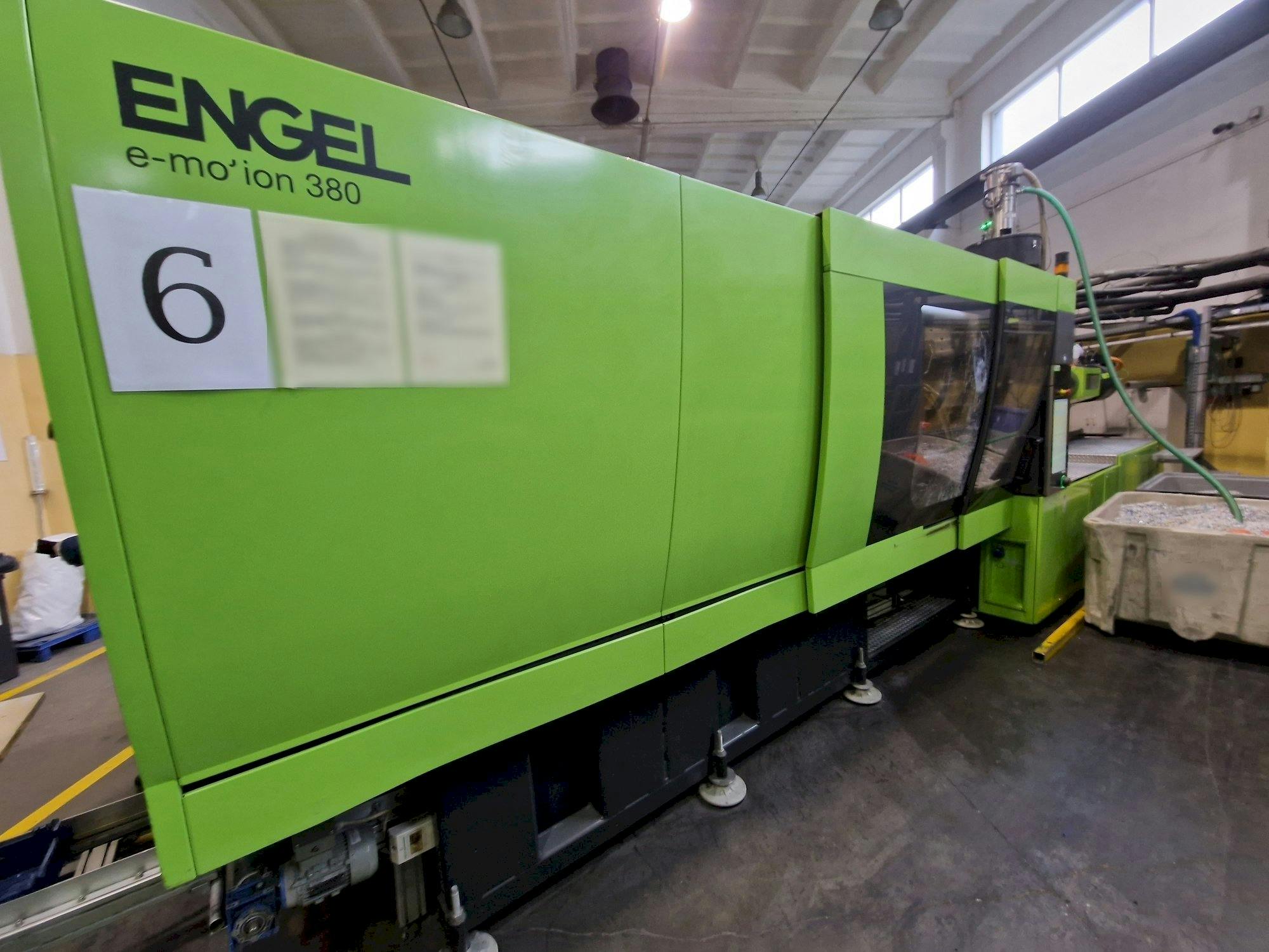 Front view of Engel e-motion 2440/380 T  machine