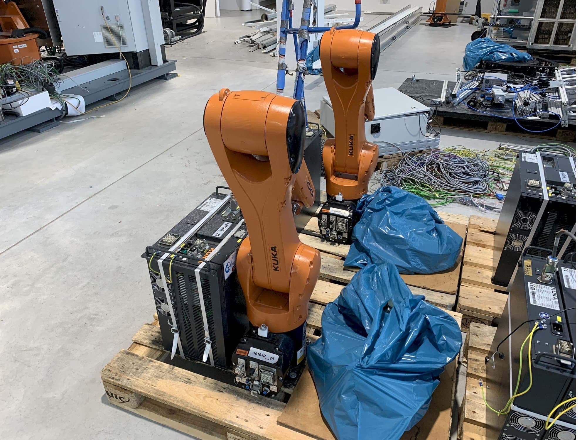 Front view of KUKA KR10 R1100 with KR C4 COMPACT Controller machine