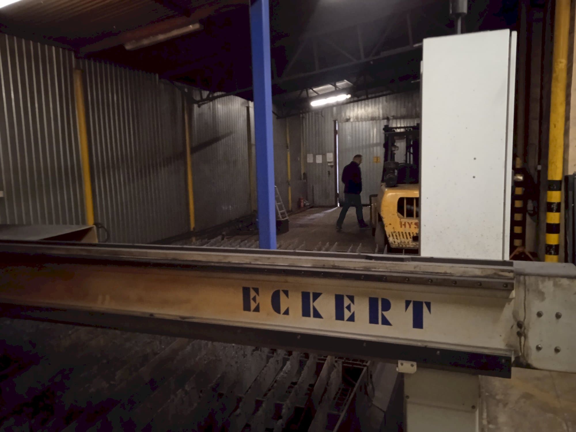 Front view of ECKERT SZAFIR BL2 machine