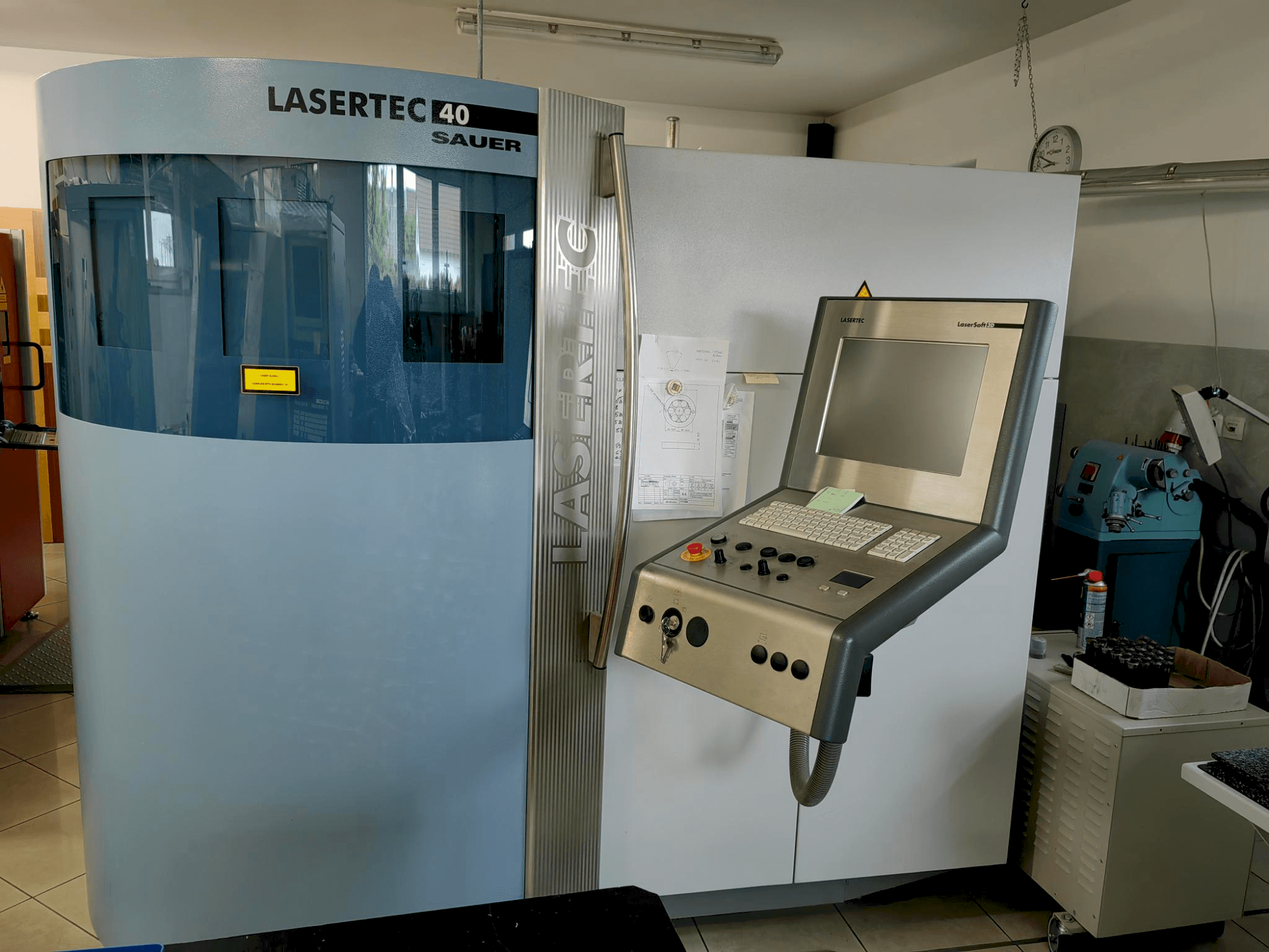 Front view of DMG SAUER LASERTEC 40  (2008)  machine