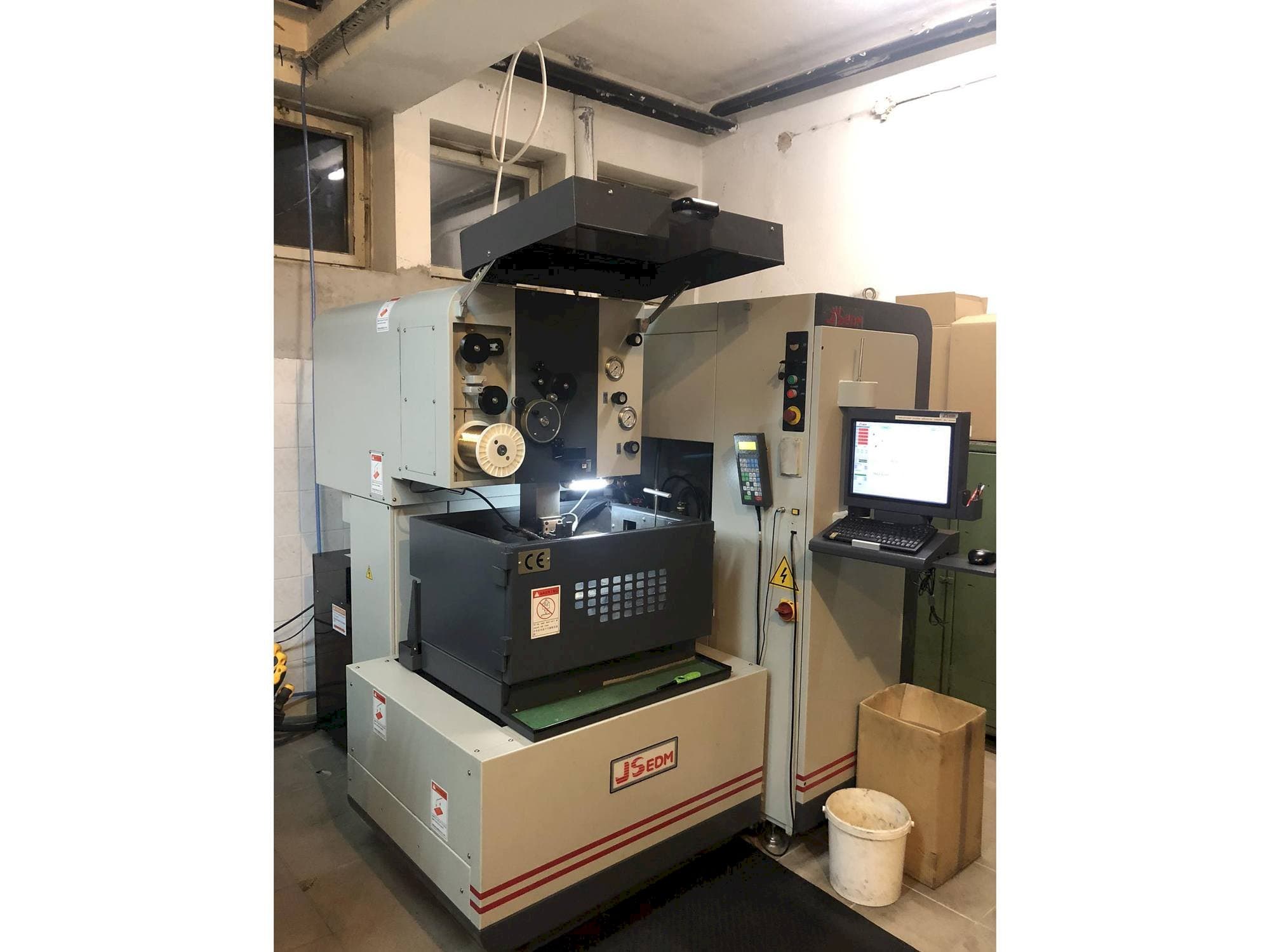 Front view of JS EDM Wi-200s machine