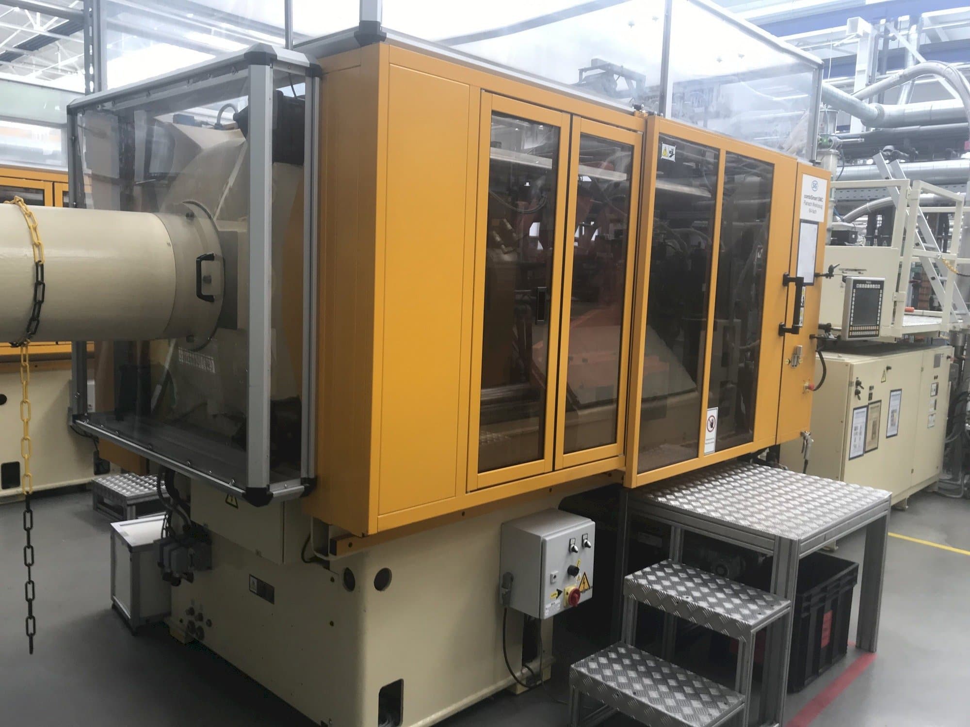 Front view of Husky H300 RS 55/50 machine