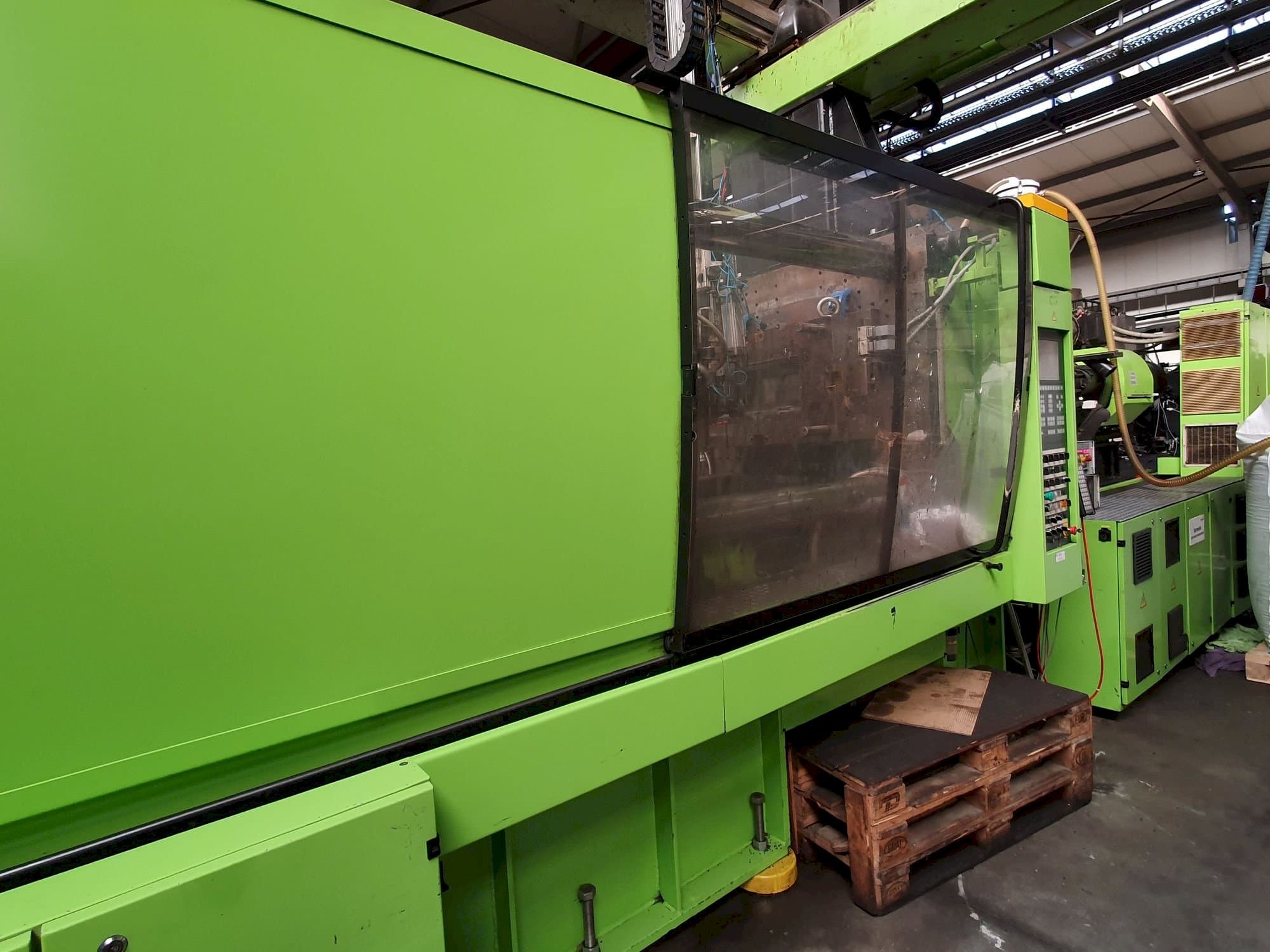 Front view of ENGEL ES 4550/550 KSL  machine