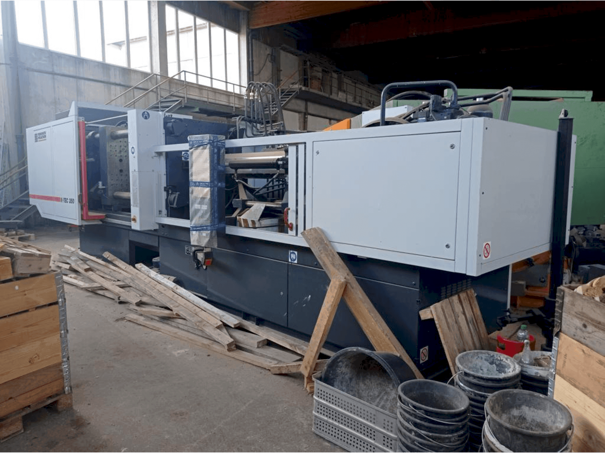 Front view of FERROMATIK K-Tec 350 S/2F machine