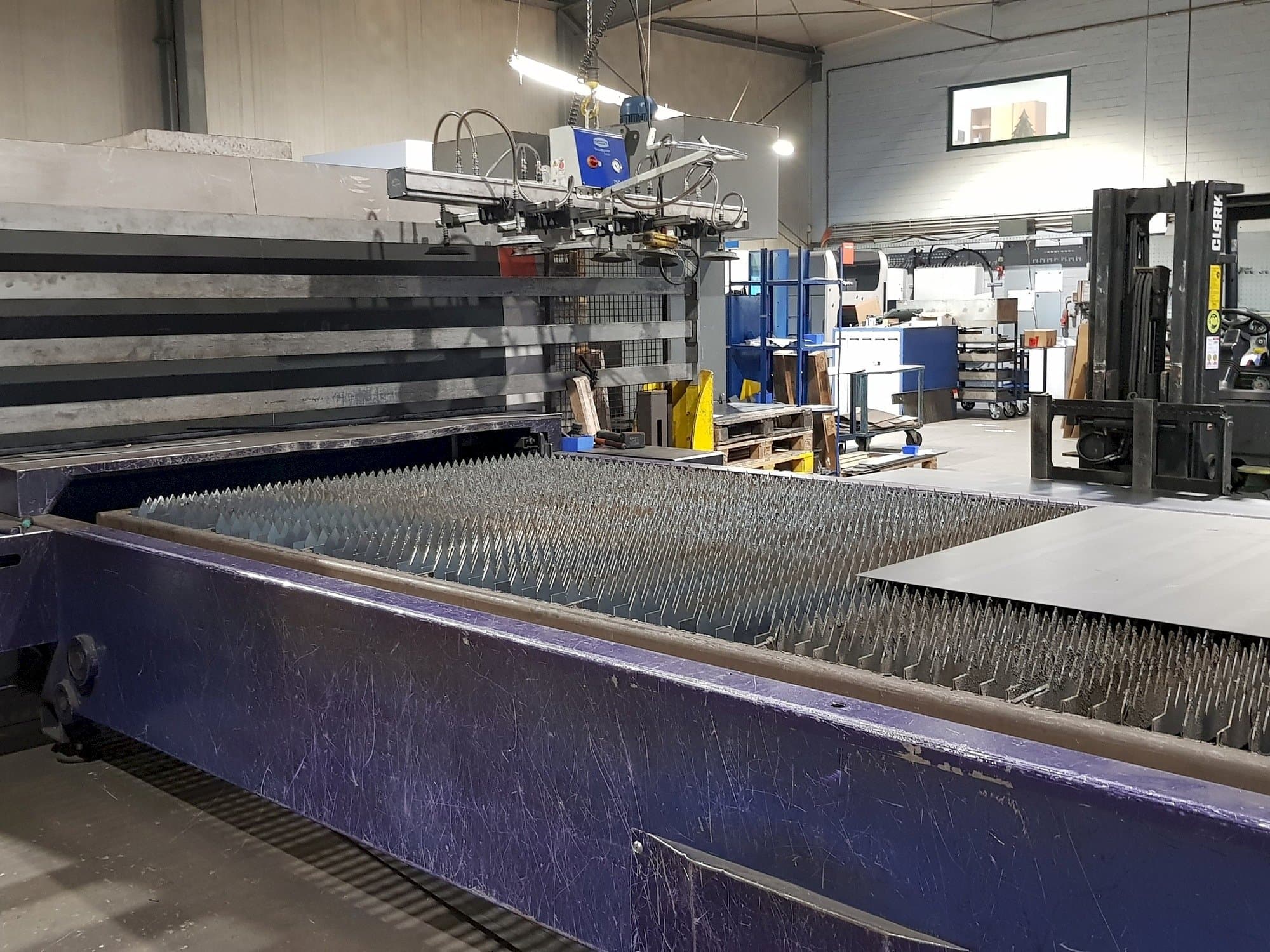 Front view of Bystronic Fiber 4000x2000 machine