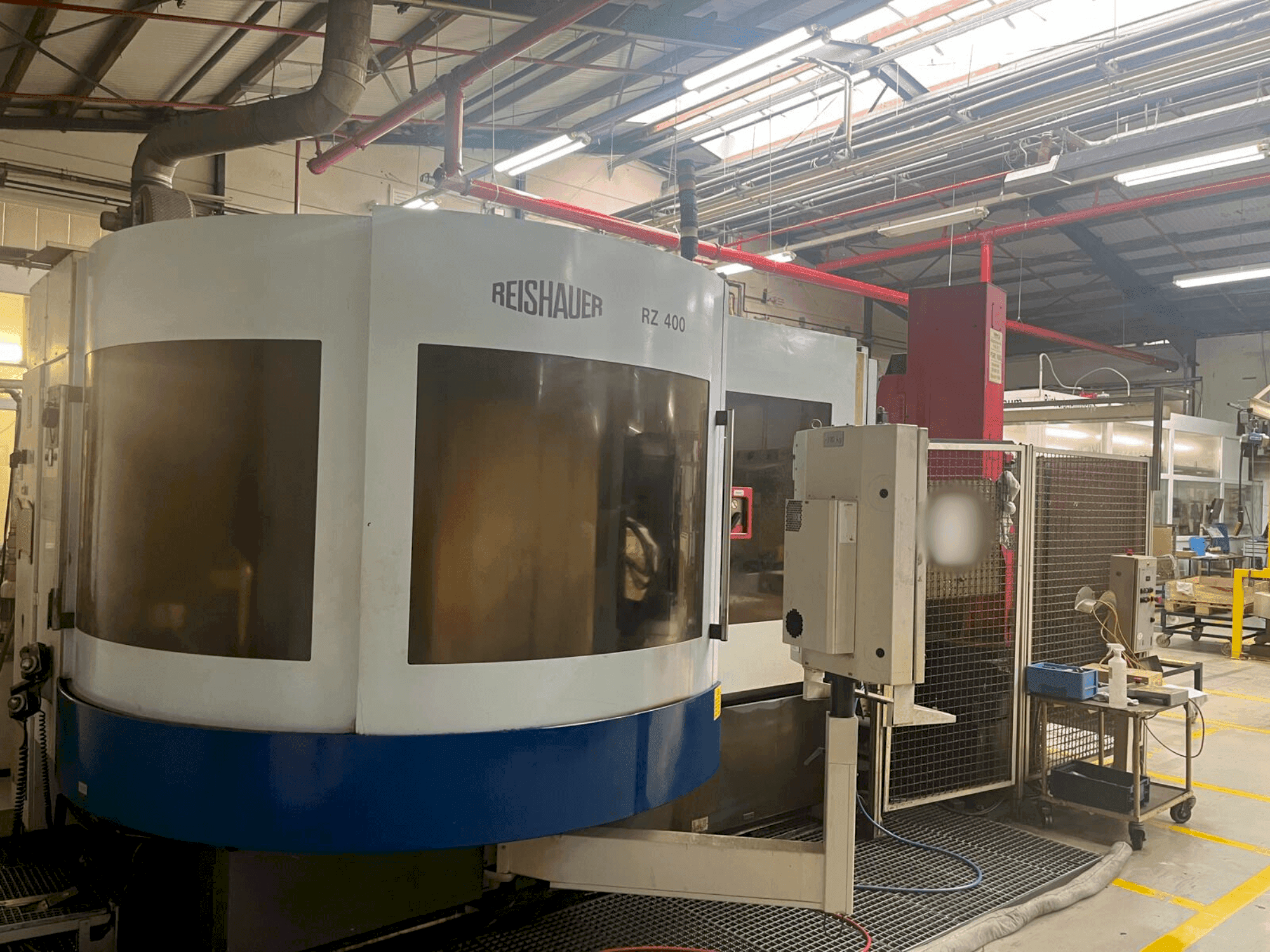 Front view of Reishauer RZ 400  machine