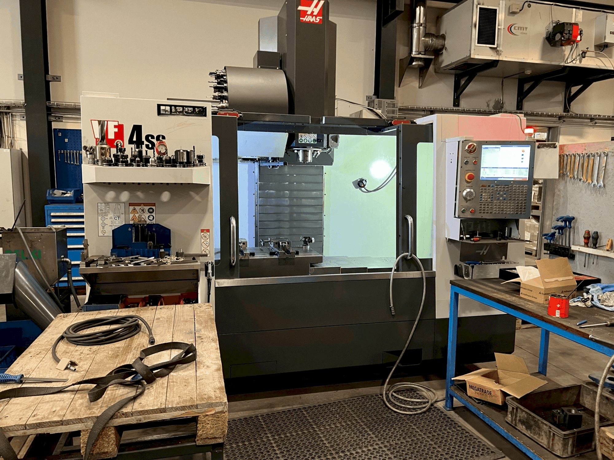 Front view of HAAS VF-4SS machine