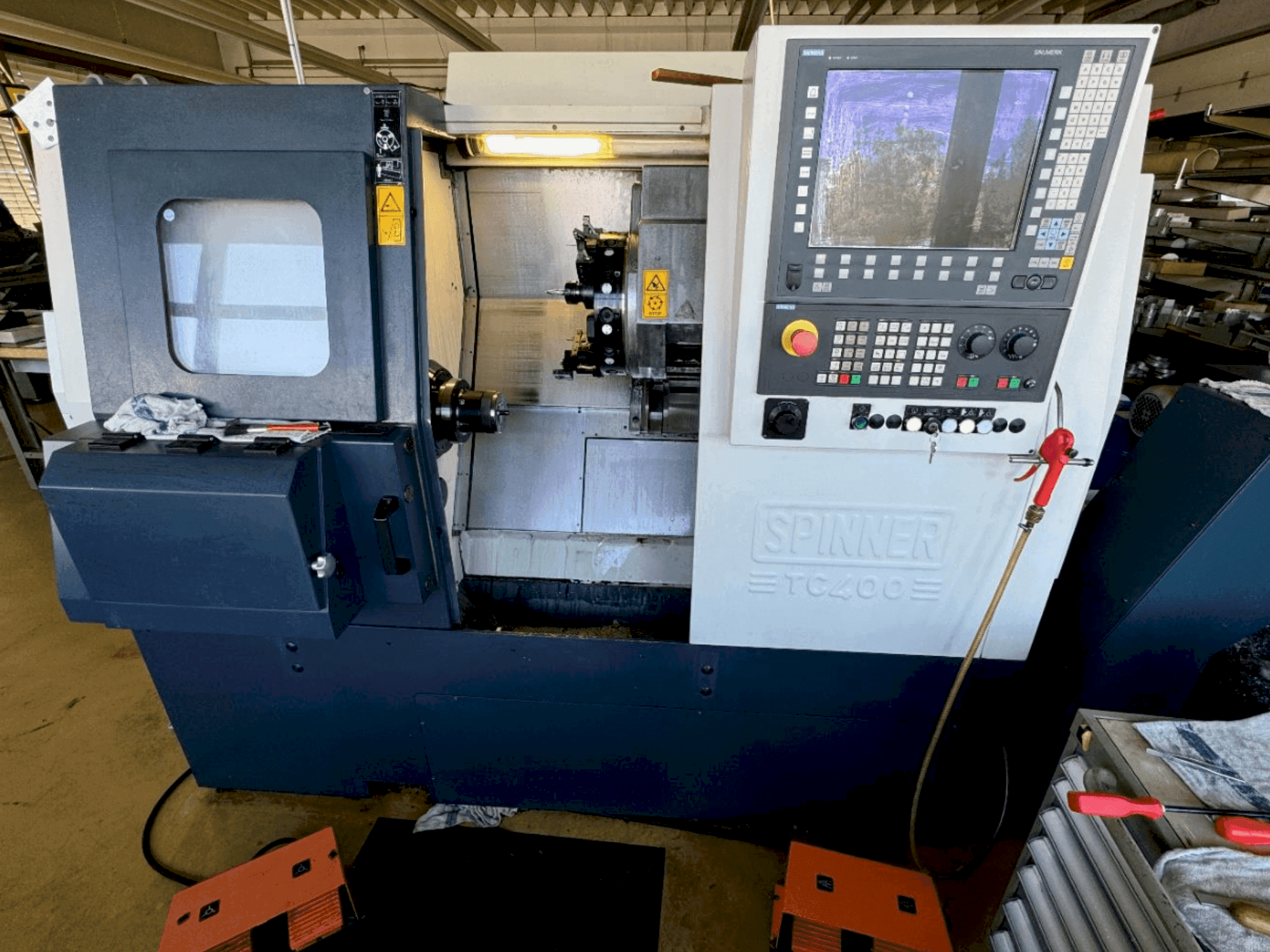 Front view of SPINNER TC400  machine