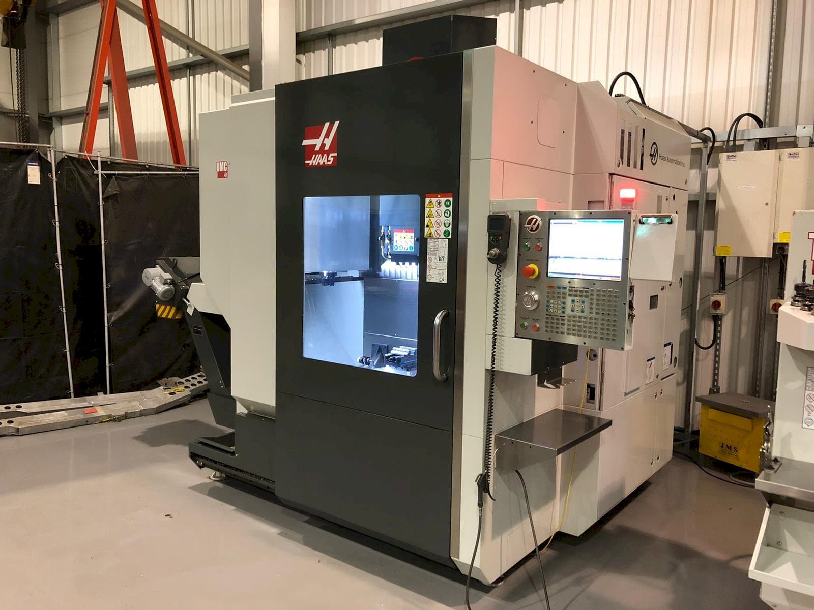 Front view of HAAS UMC - 750 machine