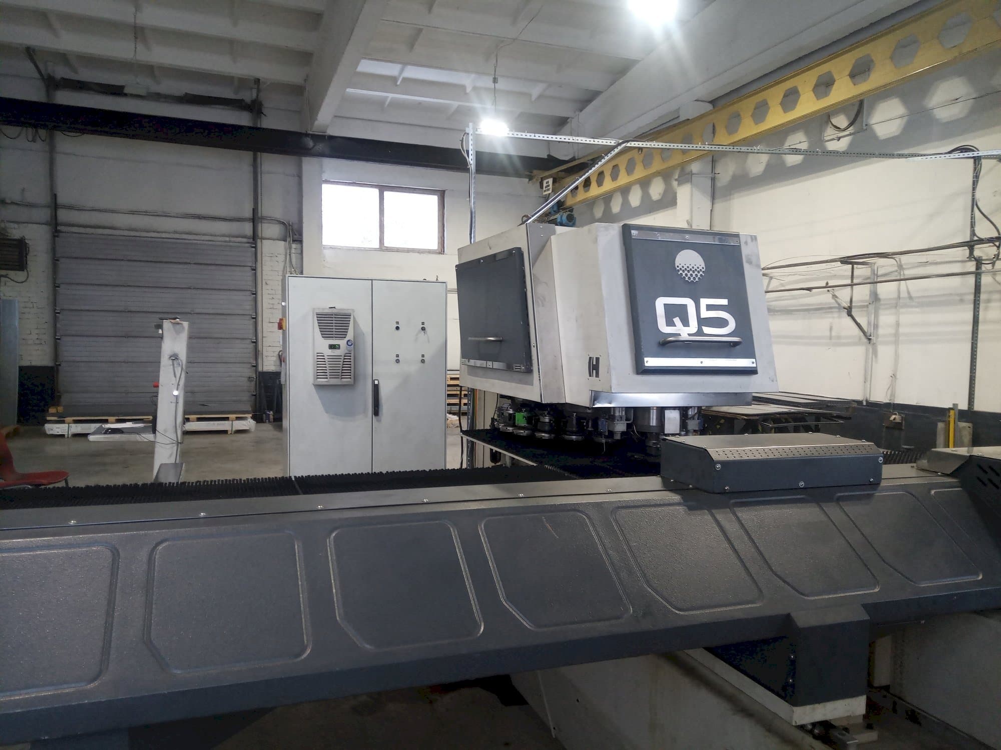 Front view of HACO Q5 – 3030 – 20 I machine