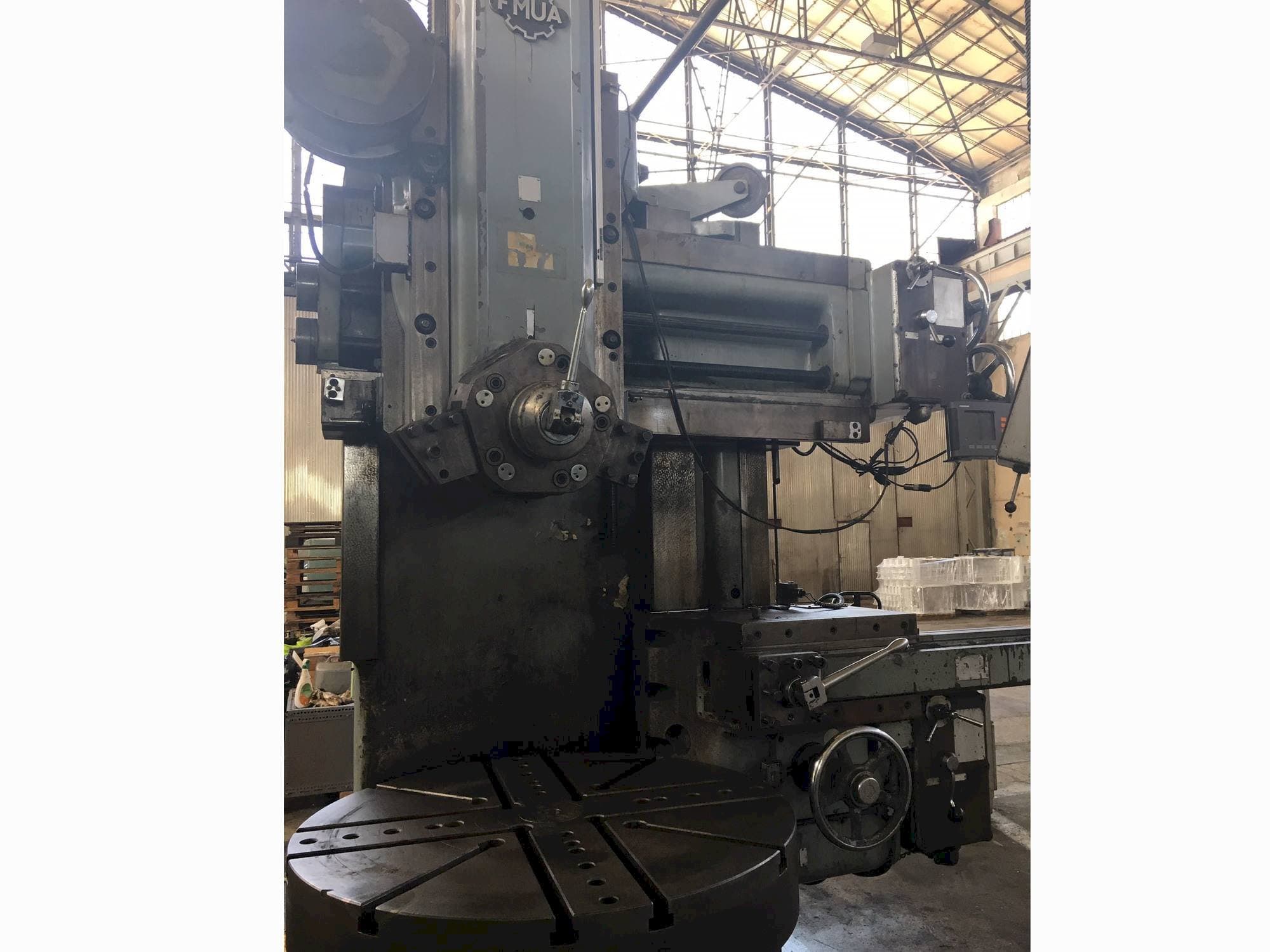 Front view of Titan SC 1250  machine