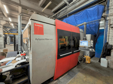 Front view of Bystronic Bysprint Fiber 3015 3kW machine