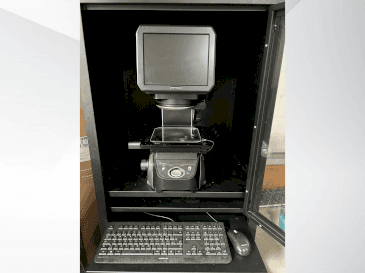 Front view of KEYENCE IM 7020 machine