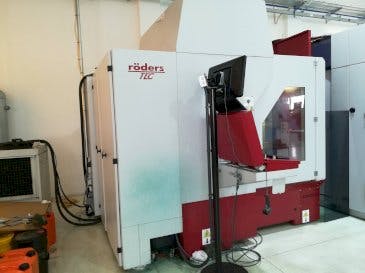 Front view of Röders RXP 801  machine