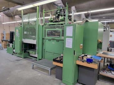 Front view of ILLIG UA100-G machine