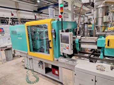 Front view of Arburg 520 H 1500-400 (2013) machine