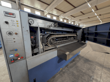 Front view of LISSMAC SBM-M 1500 B2 machine