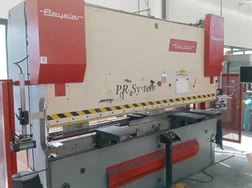 Left side view of BEYELER PR6 1500 KN X 3000 MM  machine