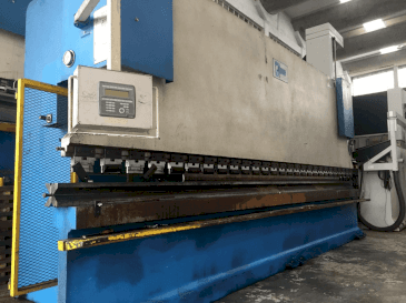 Right side view of JORDI PH6100 - 180 (2003) machine
