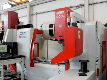 Front view of ACRA AHSM 1000 L machine