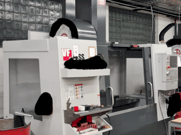 Right side view of HAAS VF-4SS  machine