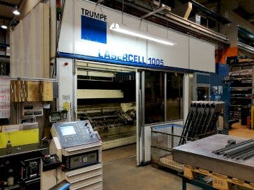 Left view of Trumpf Lasercell TLC 1005 Machine