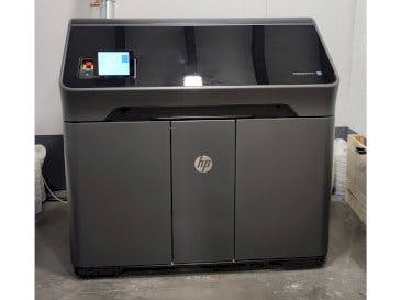 Front view of HP MJF 580  machine
