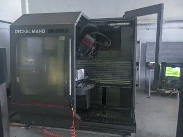 Front view of DECKEL MAHO MH 800 C machine