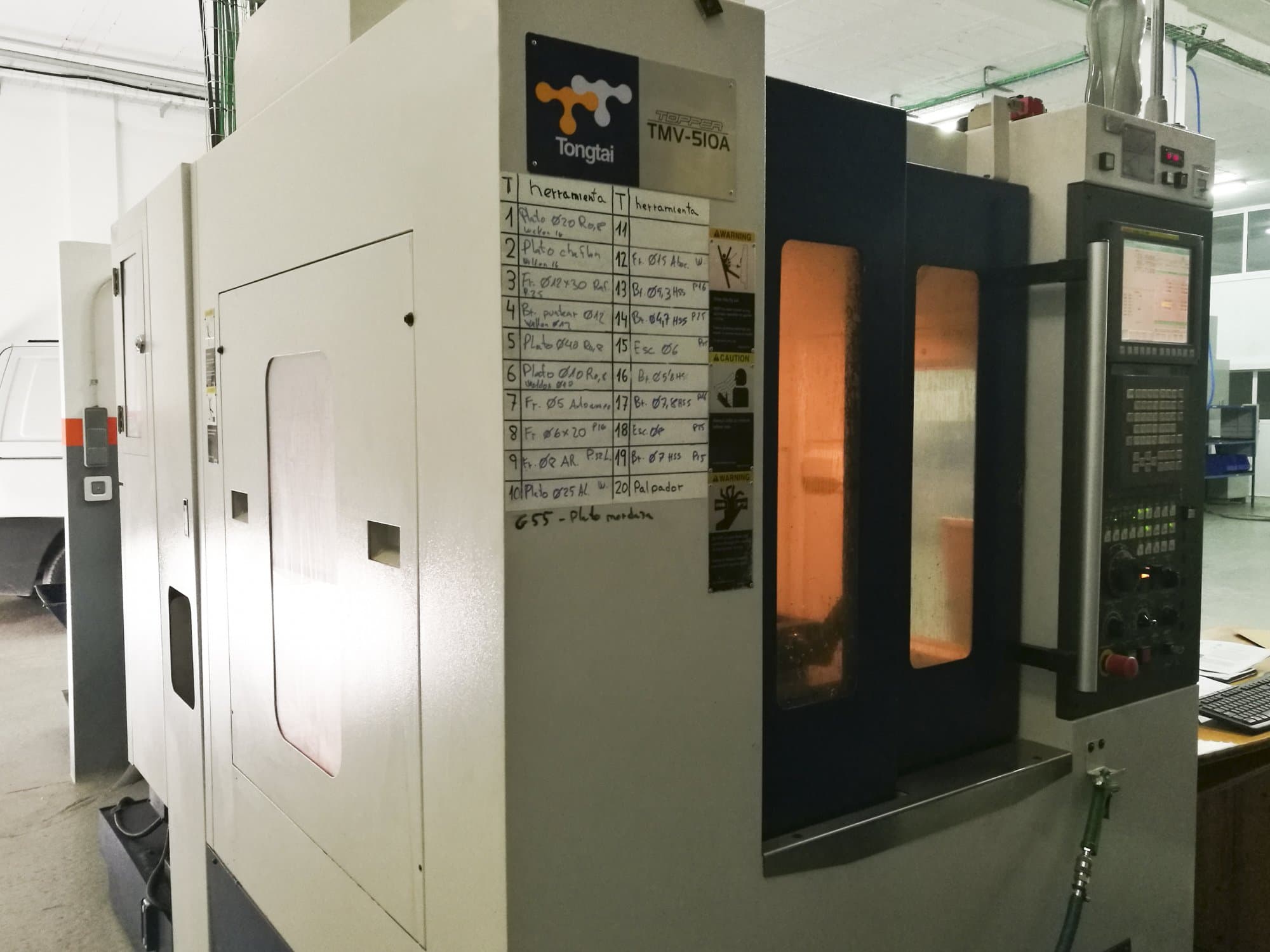 Left side view of Tongtai TMV-510A machine