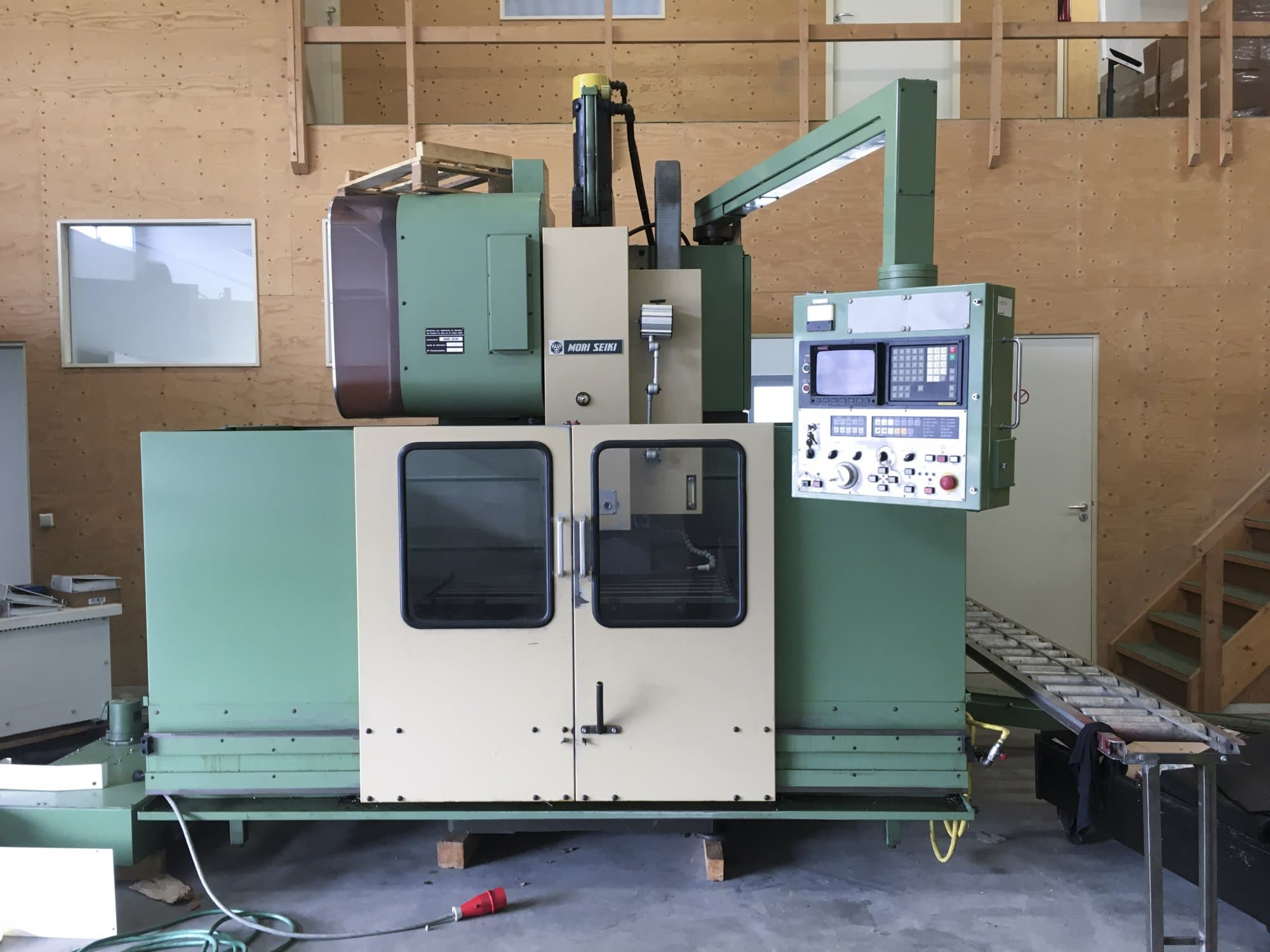Front view of MORI SEIKI MV-45/40 Machine