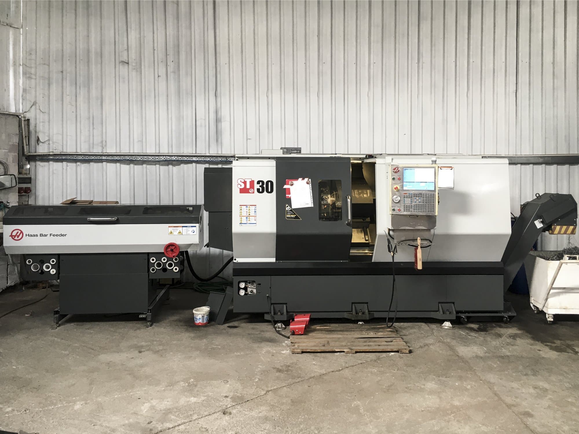Front view of HAAS ST-30 Machine