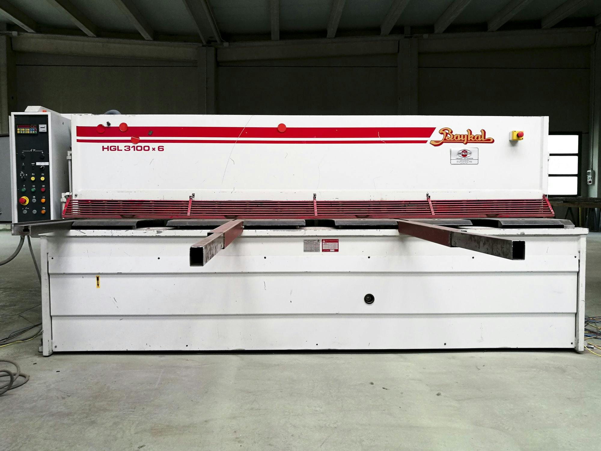 Front view of Baykal HGL 3100x6 Machine