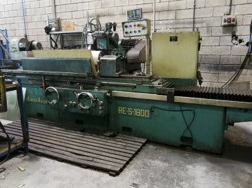 Front view of DANOBAT RE-S-1800 machine