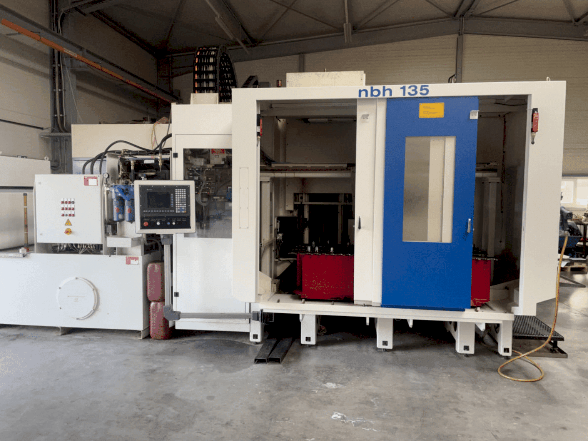 Front view of HULLER HILLE NBH 135 Speed machine