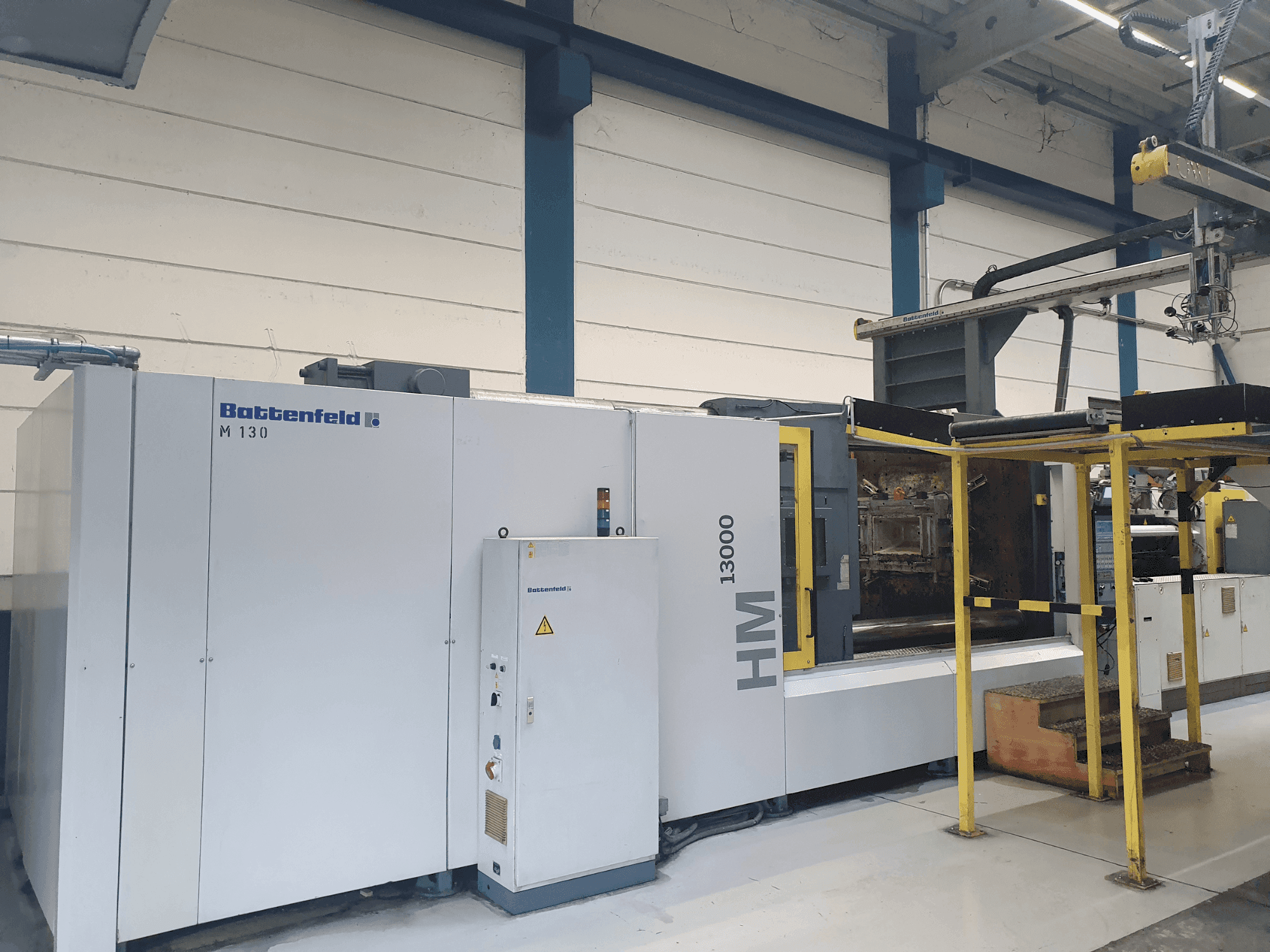 Front view of Battenfeld HM 13000/12000 machine