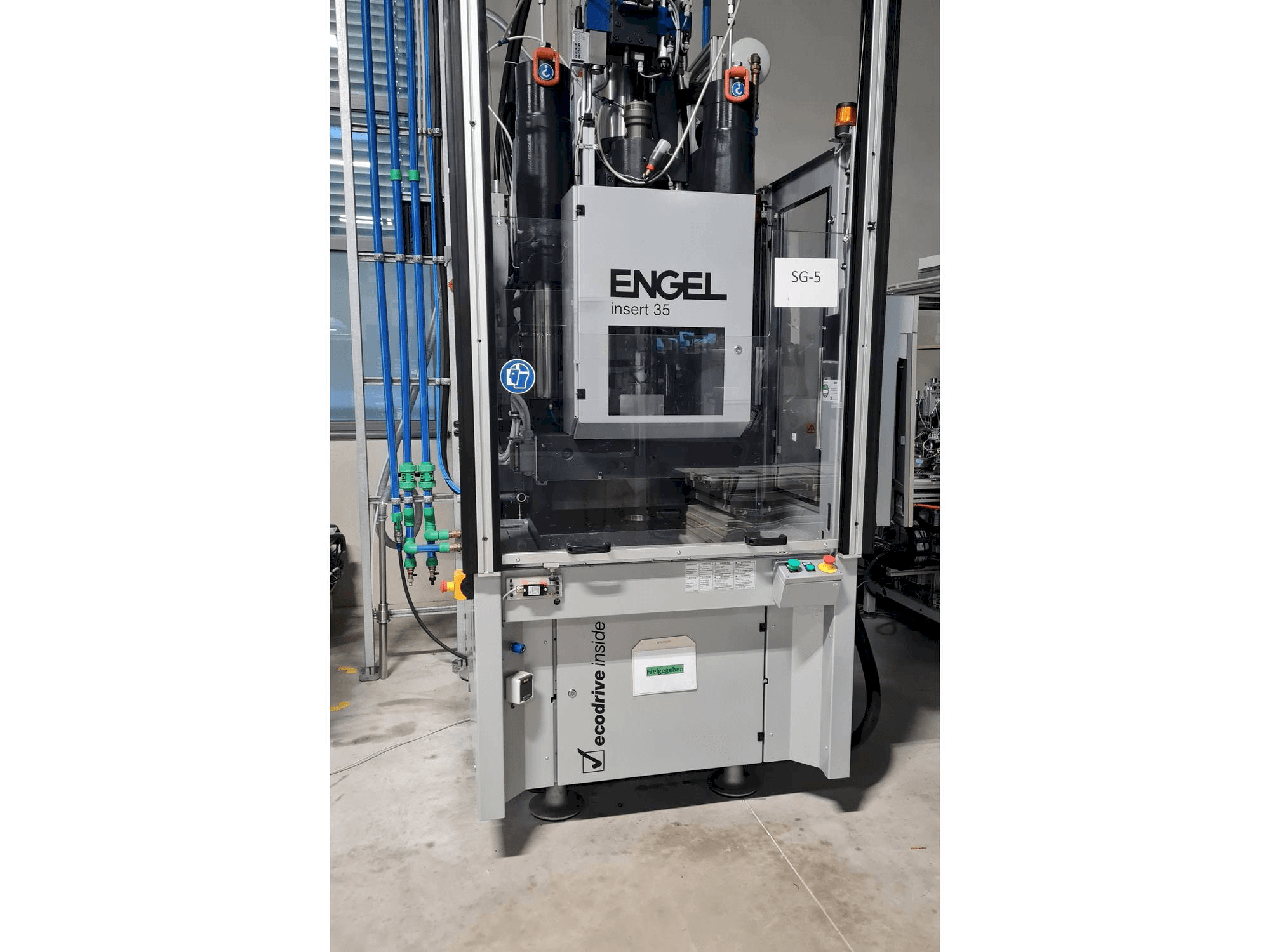 Front view of Engel insert 60V-35 single XS ecodrive machine