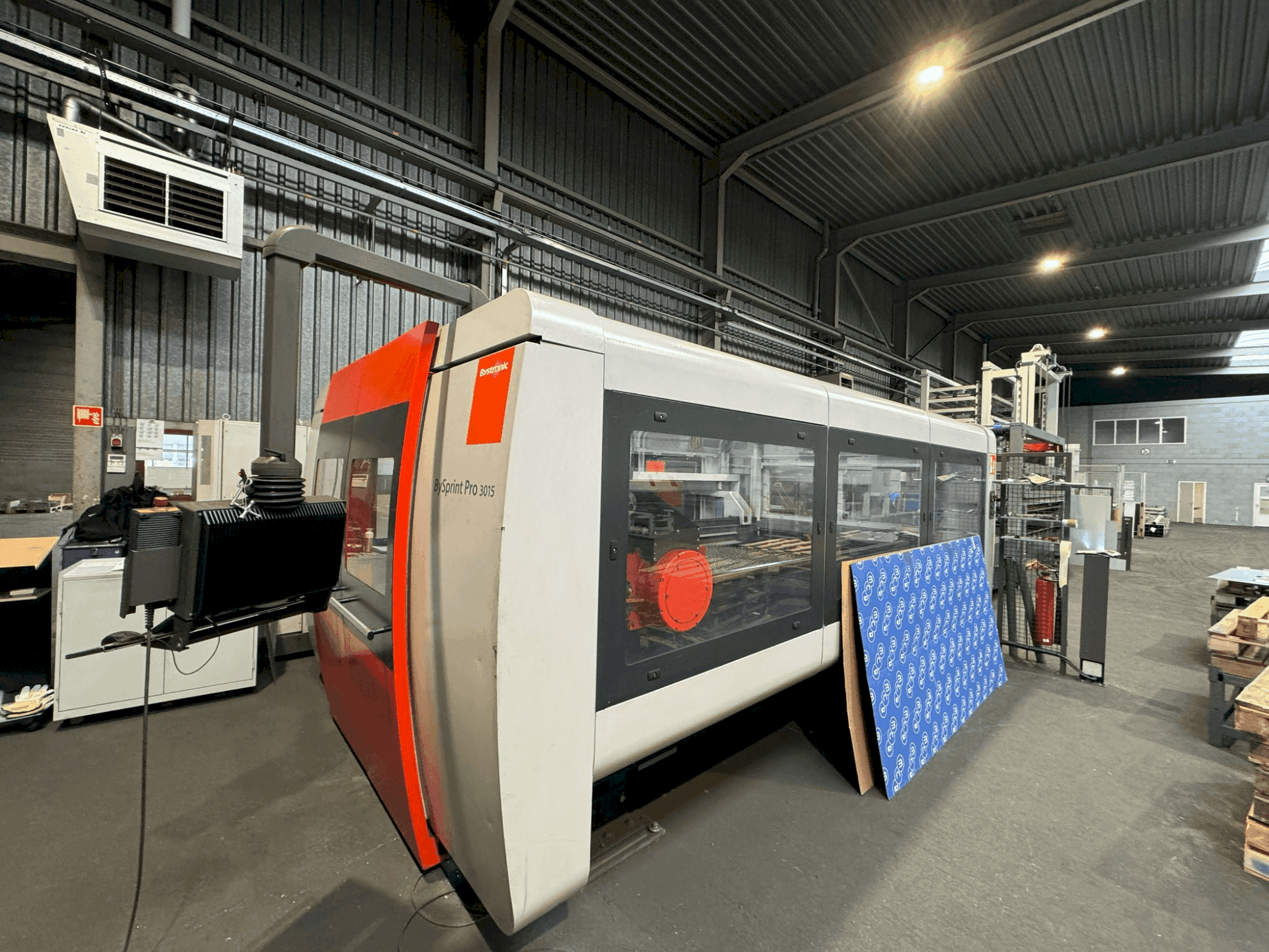 Front view of Bystronic BySprint Pro 3015 machine
