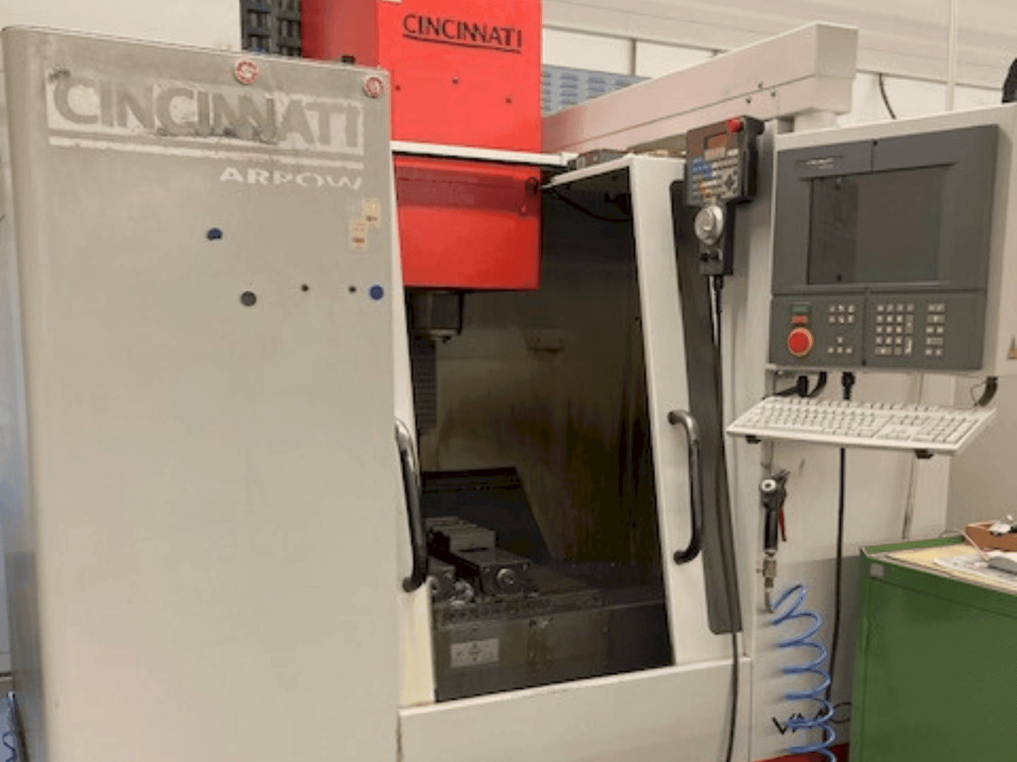 Front view of Cincinnati Arrow 500 machine