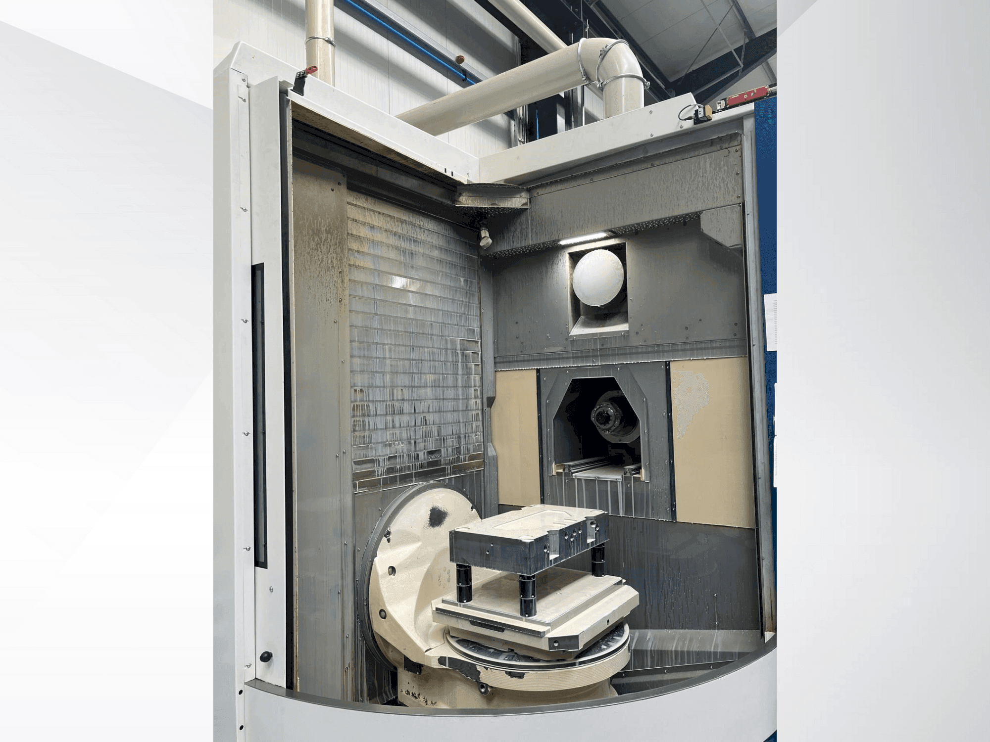 Working room of GROB G550a machine