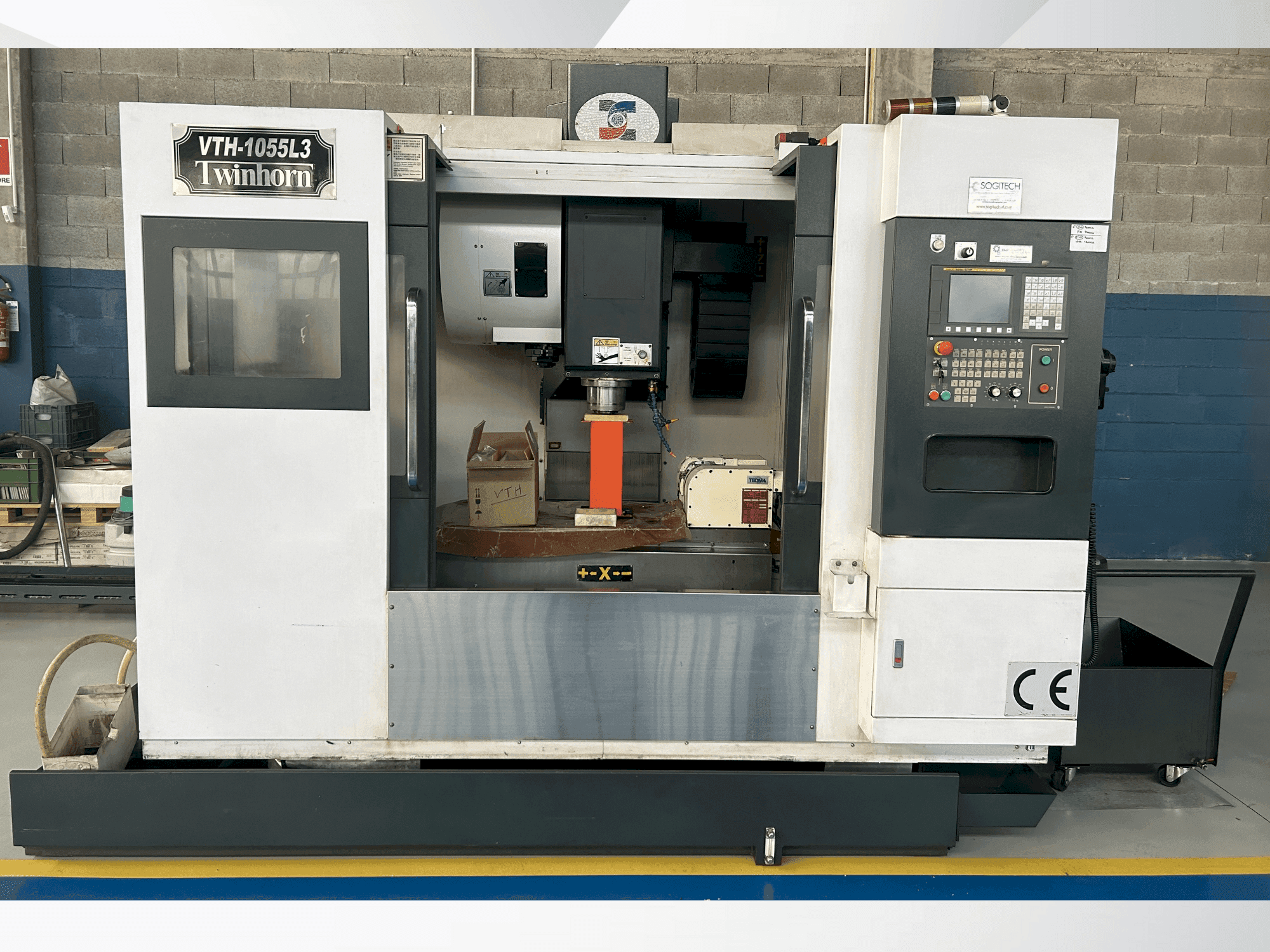 Front view of Twinhorn VTH-1055L3 machine