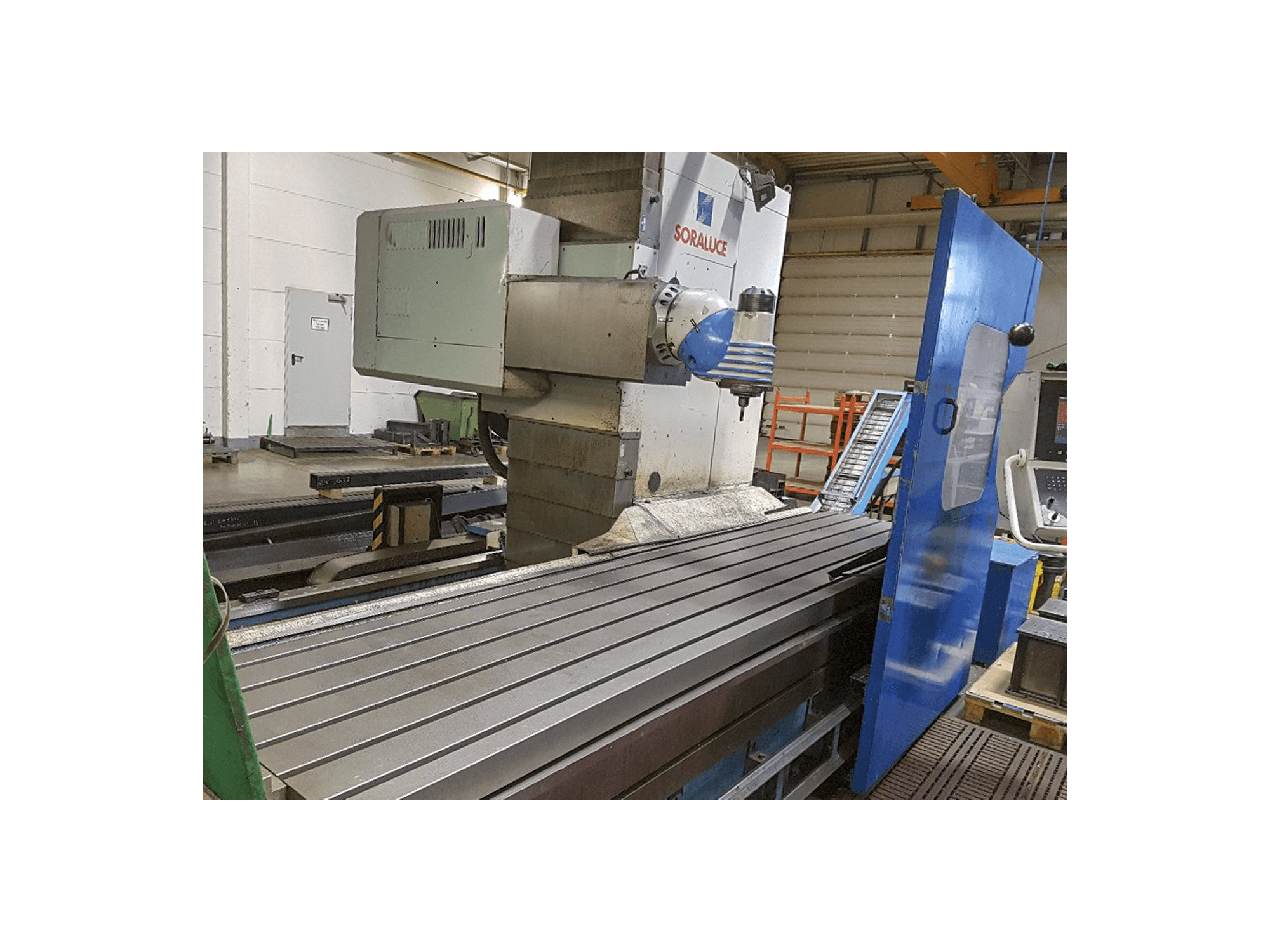 Left view of Soraluce SL-4000 machine