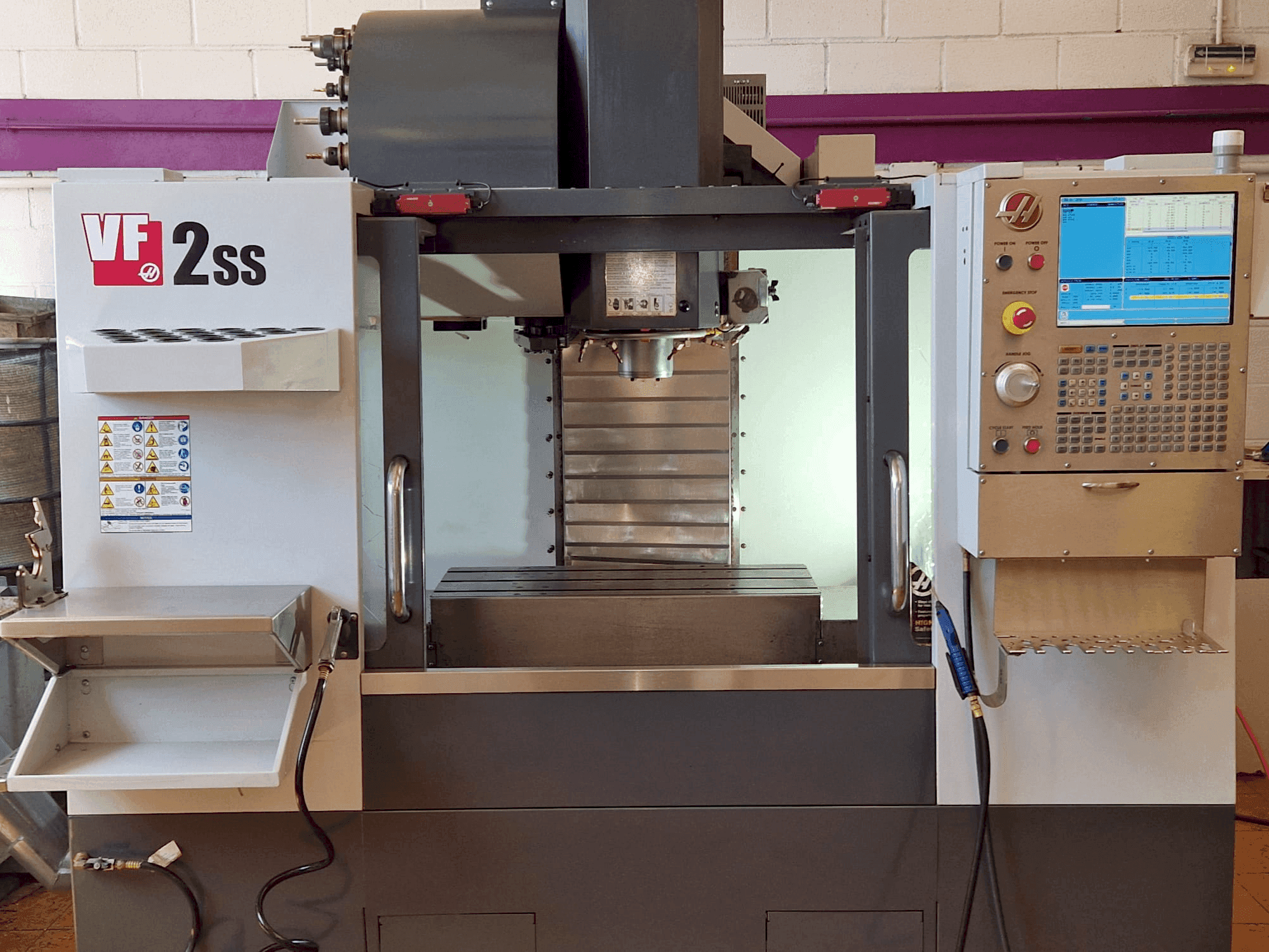 Front view of HAAS VF-2SS machine
