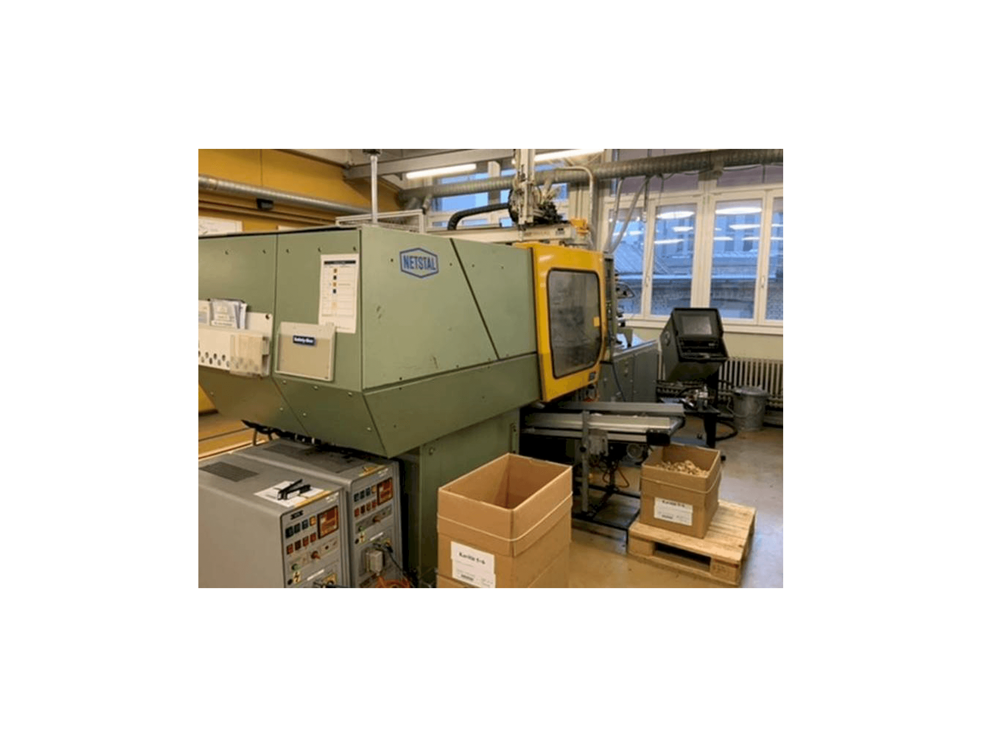 Front view of Netstal Synergy 600-110 machine