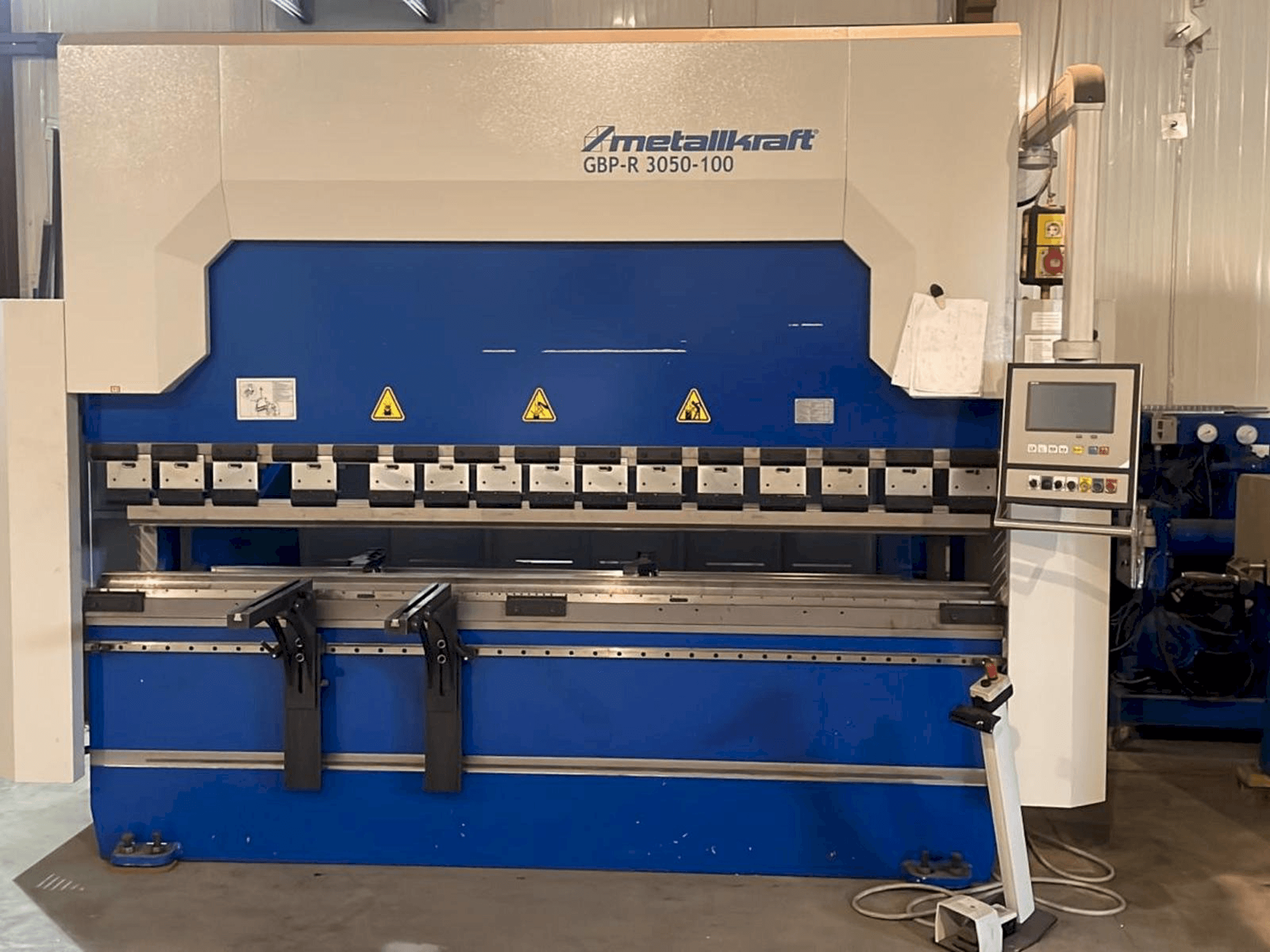 Front view of Metallkraft GBPR30540-100 machine