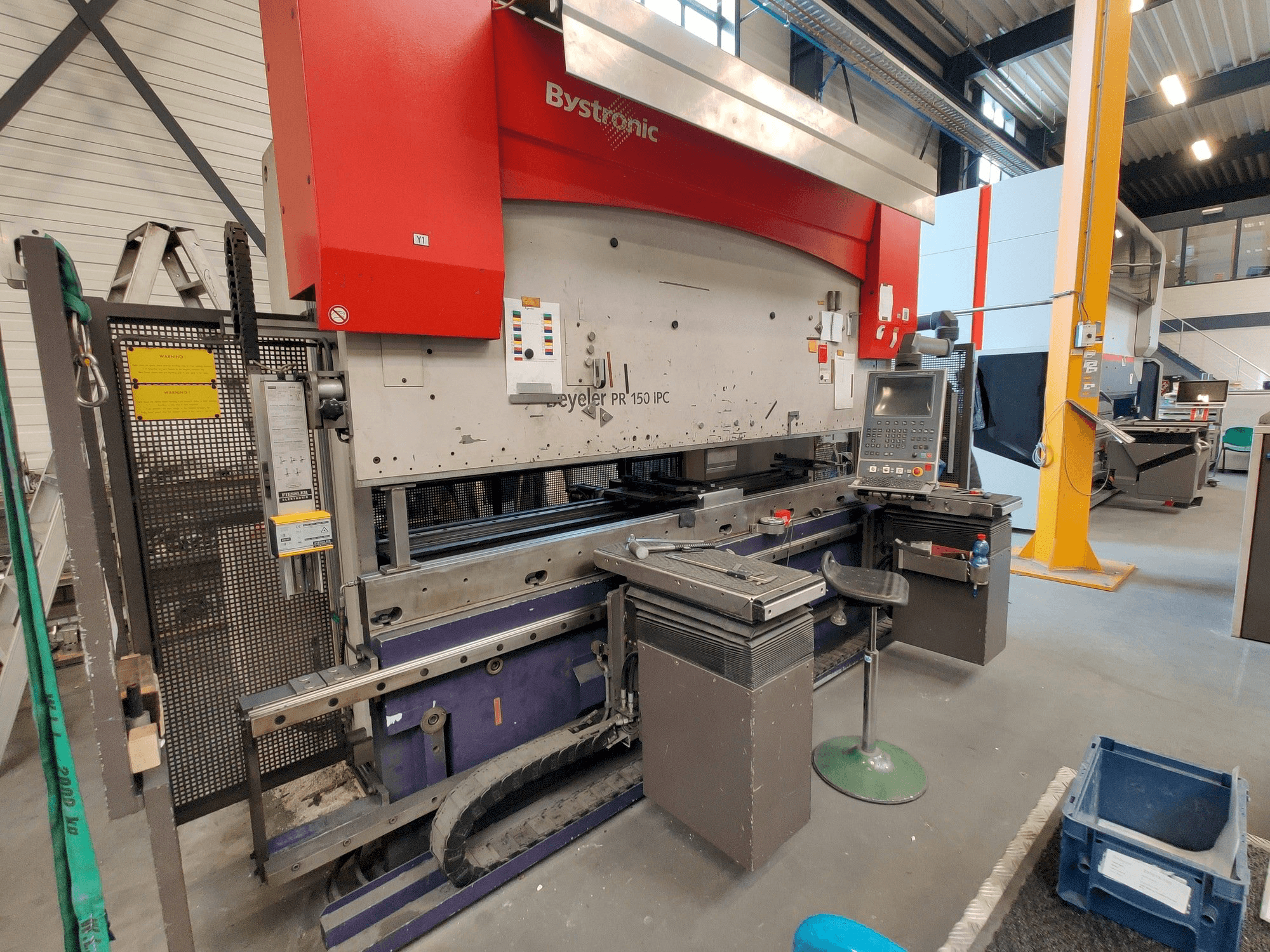 Left side view of Bystronic Beyeler PR 150x3100 machine