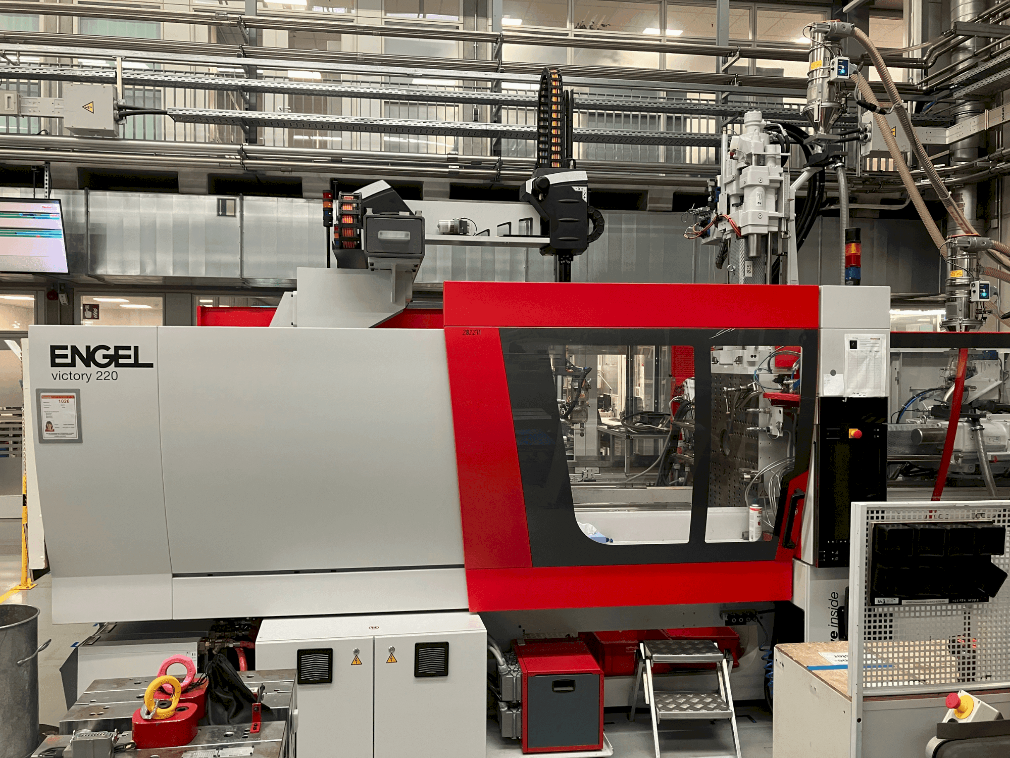 Front view of Engel victory 500H/200V/220 combi machine