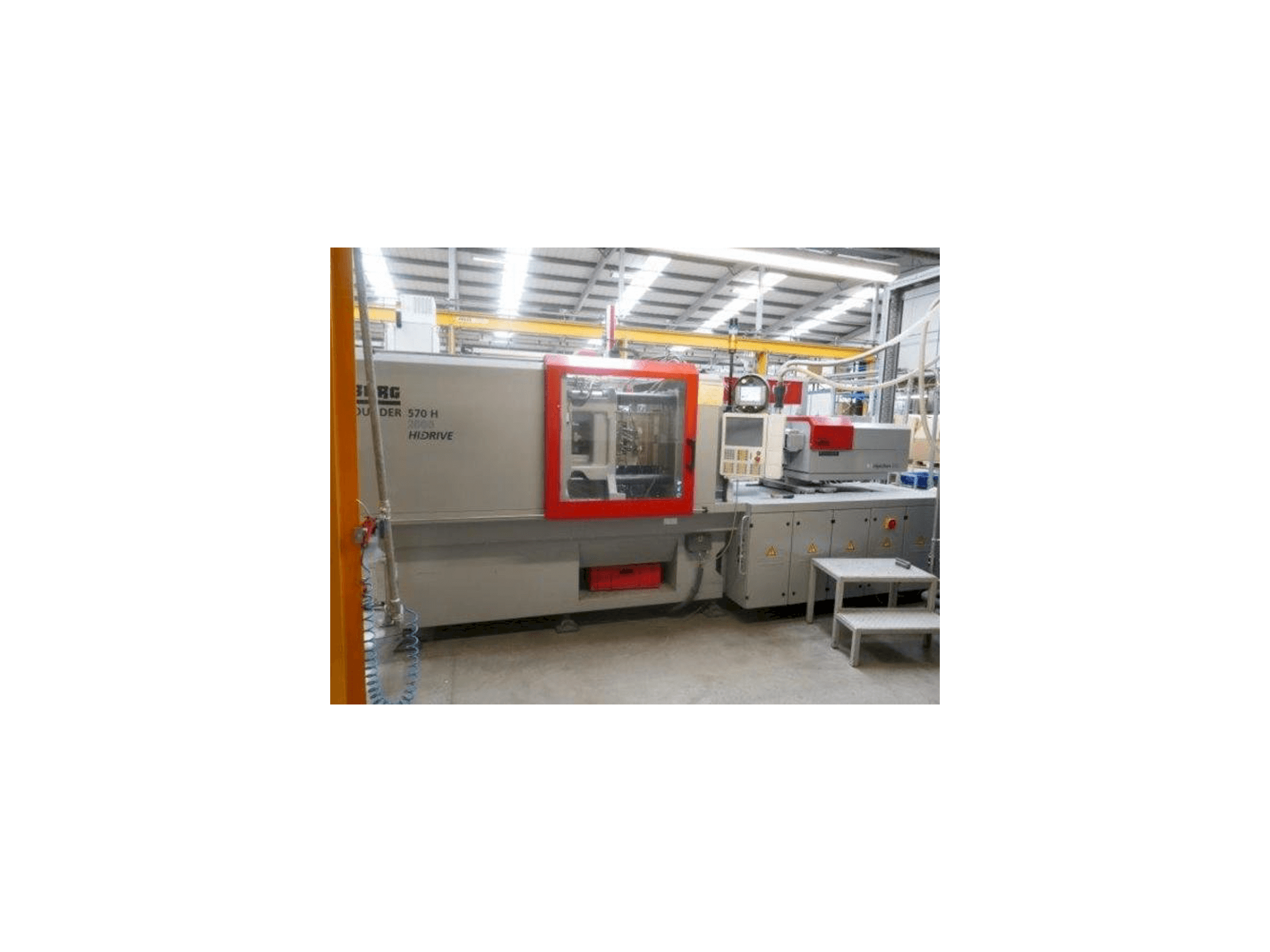 Front view of Arburg Allrounder 570H 2000-800 machine