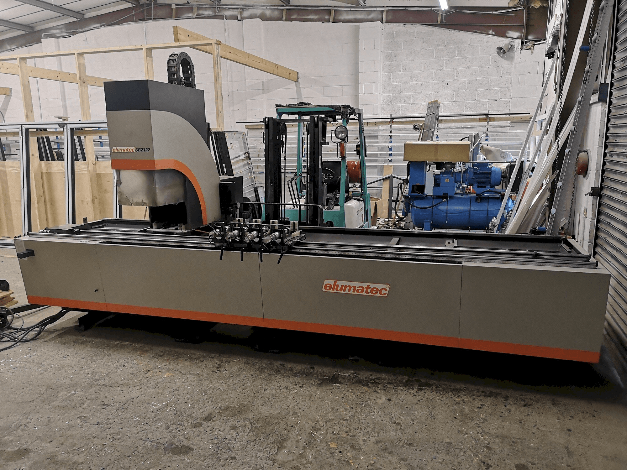 Front view of Elumatec SBZ 122/20 machine