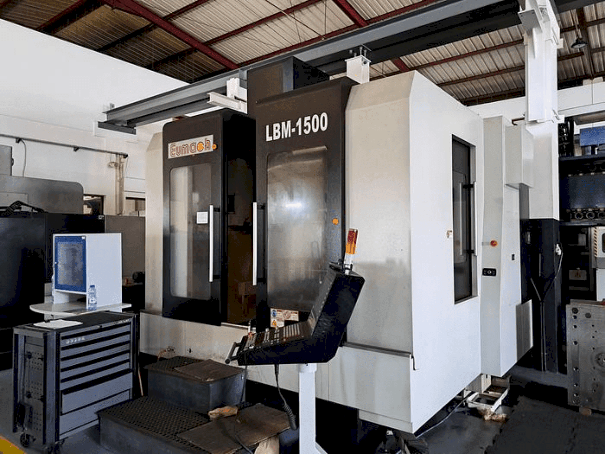 Front view of Eumach LBM-1500 machine