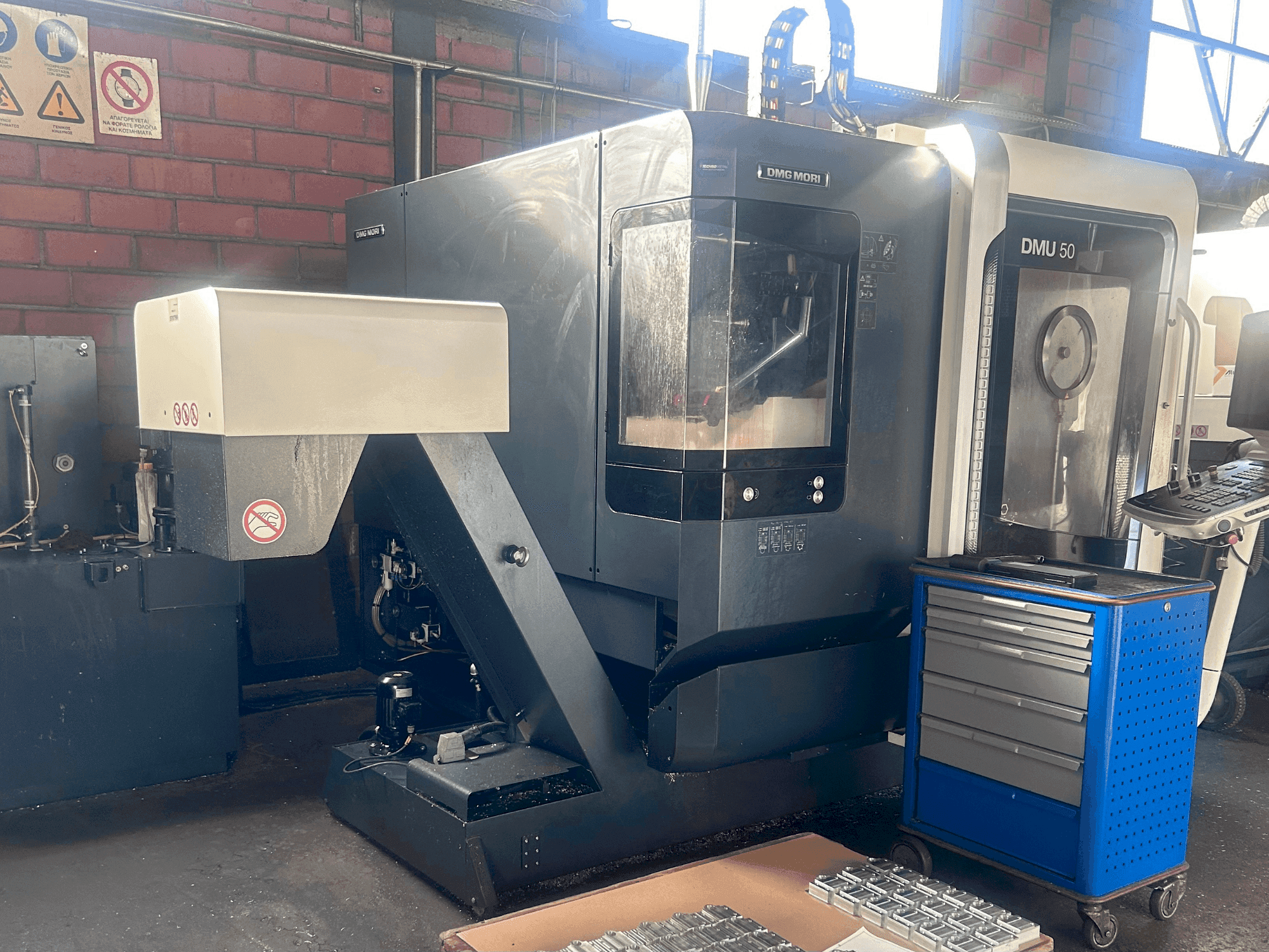 Front view of DMG MORI DMU 50 machine